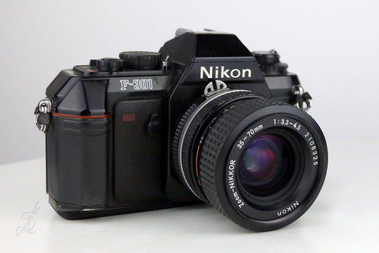 Nikon F-301 (N2000)